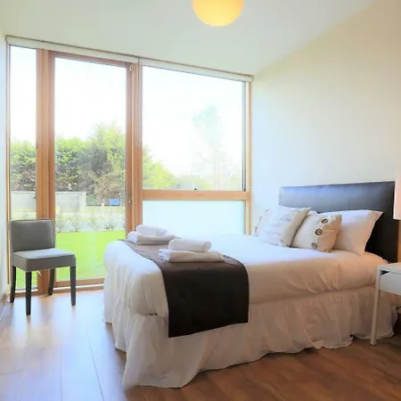 Super Sunny, Large 2 Bed, Trendy,private * 더블린