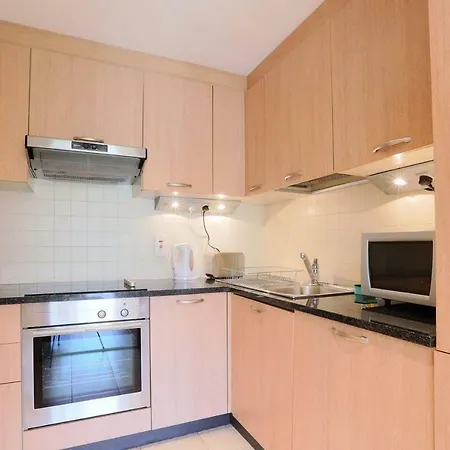 Super Sunny, Large 2 Bed, Trendy,private *